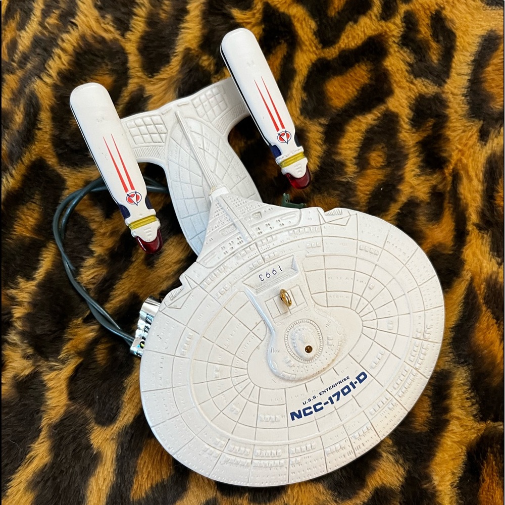 Hallmark Star Trek Enterprise Light Up Tree Ornament
